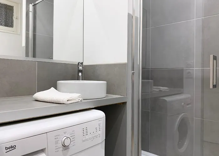 #a2 Sebastien's Quiet Fully Equipped *